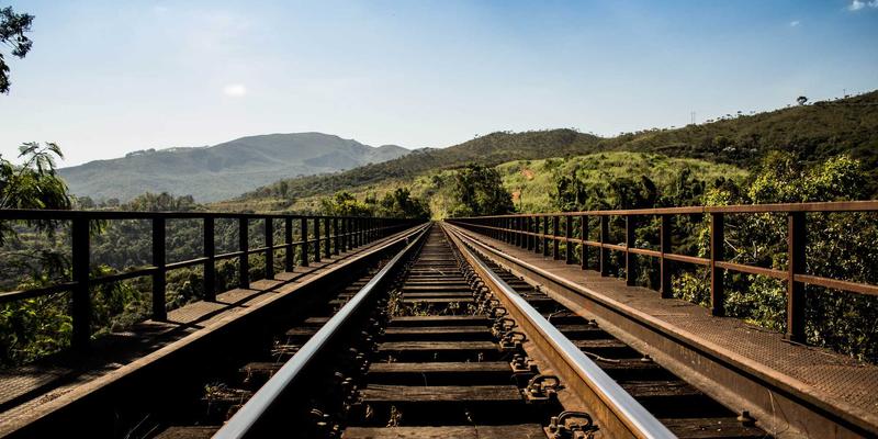 从约会技巧到家庭融合：再婚家庭如何通过情感整合咨询处理子女问题与建立新边界