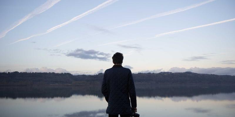 当赛博朋克遇见情感咨询：《约会女孩日记》揭示的现代关系疗愈新优势