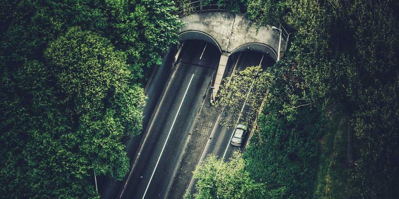 情感咨询视角：当产后抑郁遇上赛博朋克式疏离，如何用约会建议重燃夫妻联结