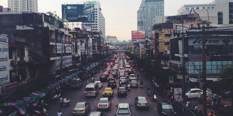 《约会女孩日记》与赛博朋克:当恋爱技巧遇上情感咨询的未来图景