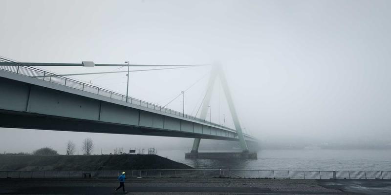 《约会女孩日记》中的赛博朋克启示：再婚家庭情感整合咨询如何修复继父母关系与子女情感接纳