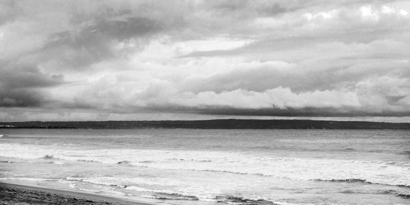 赛博朋克时代的异地恋情感维系：专业关系指导教你跨越距离保持亲密连接