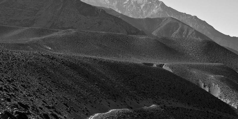 赛博朋克时代的约会与关系指南：在霓虹与代码间寻找真实连接